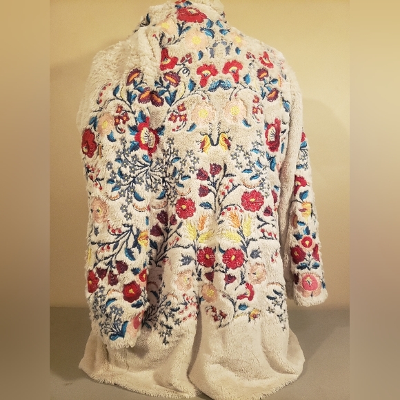 COPY - Johnny Was Gena Floral Embroidered Faux-Fur Coat Womens Medium - Picture 4 of 15